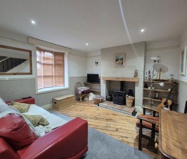 2 bedroom semi-detached house to rent - Photo 4