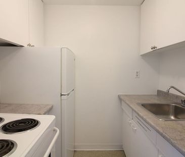 3455 Aylmer - Photo 3