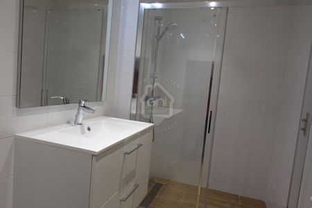 Buc -RDC 2 pièces 49 m² avec terrasse , - Photo 2