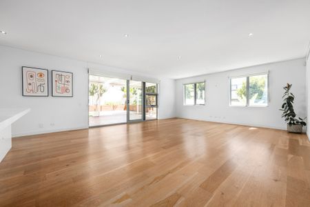 25 Lower Drive, Kew VIC 3101 - House For Rent | Domain - Photo 4