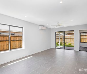 Spacious Family Home in Prime Strathpine Location - Photo 2