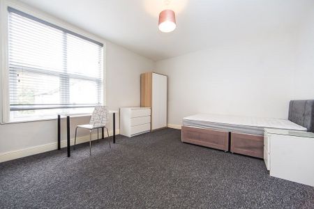 Hartley Avenue, Woodhouse, Leeds - Photo 3