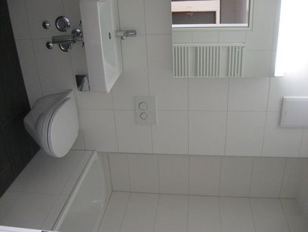 Balkon mit Abendsonne, moderne Küche offen zu Wohnzimmer - Photo 4