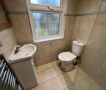 3 bedroom terraced house to rent - Photo 6