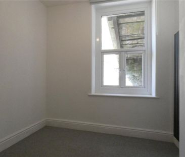 2 bedroom end of terrace house to rent - Photo 6