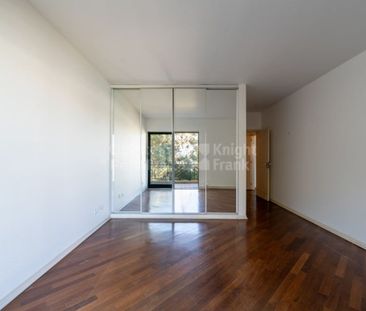 4 room luxury Flat for rent in Carnaxide, Oeiras, Lisbon - Photo 3