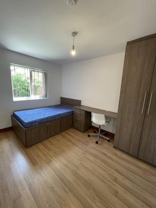 6 bedroom detached house to rent - Photo 1