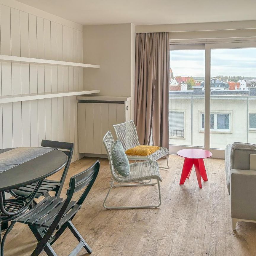 Lichtrijke gerenoveerde 1-slaapkamerappartement - uitstekend gelegen - Photo 1