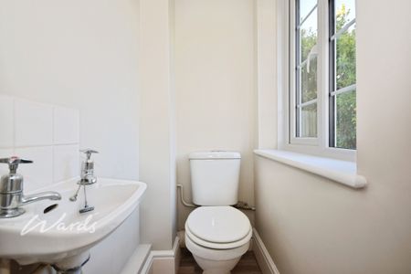 2 bedroom end of terrace house to rent - Photo 5