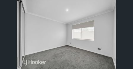 4x2x2 with Theatre - Photo 4