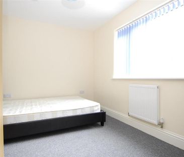 4 bedroom house to rent - Photo 2