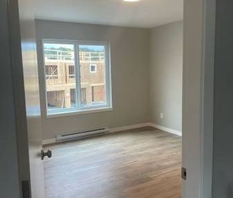 Brand new 3 bedroom, 2.5 bathroom townhouse - Photo 1