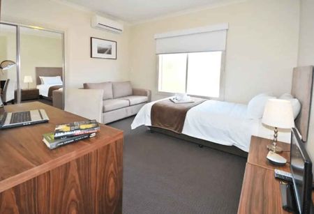 Room 8 (Non Ensuite) - Photo 3