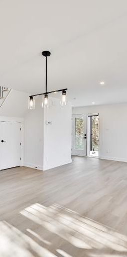 3 CH - 2 SDB - Sainte-Agathe-des-Monts - $2,175 /mo - Photo 1