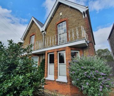 2 bedroom semi-detached house to rent - Photo 4