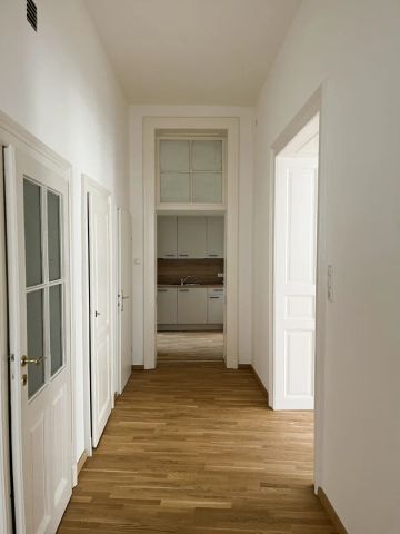 Helle 5-Zimmer-Altbauwohnung in zentraler Lage – Neubezug nach Sanierung - Foto 5