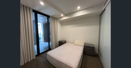 Furnished 1-Bedroom Apartment in Prime Rockdale Location - Photo 2