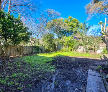 30 Sugarloaf Crescent, Castlecrag NSW 2068 - House For Rent | Domain - Photo 6