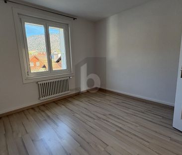 LUMINOUS, WARM, IDEALLY LOCATED - Photo 1