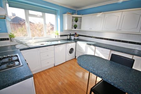 2 bedroom maisonette to rent - Photo 5