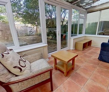 4 bedroom semi-detached house to rent - Photo 2