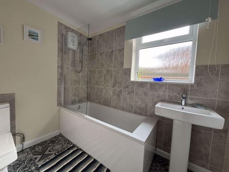 2 bedroom terraced house to rent - Photo 5