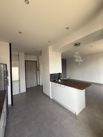 Location Appartement 2 pièces 41m² ECHIROLLES 38130 - Photo 5