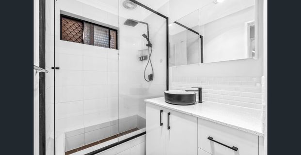 Renovated Beauty! - Photo 1