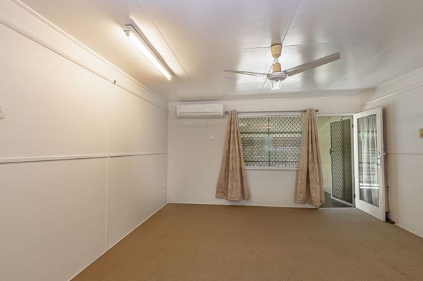 2/10 Windsor Street, Hermit Park - Photo 1