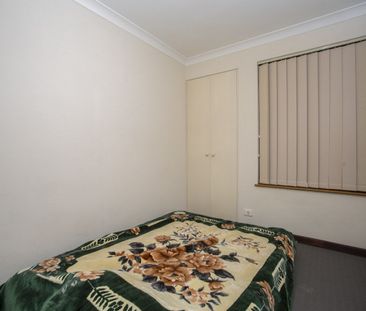 77 Walanna Drive, Karawara WA 6152 - House For Rent | Domain - Photo 5