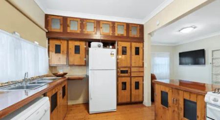 “Stylish and low maintenance living!” - Photo 2