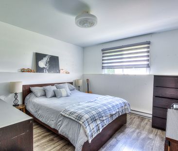 Superbe unité de 2 chambres à Mercier avec près de 950 pi² - Photo 4