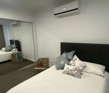 Modern Three Bedroom Townhouse - Photo 3