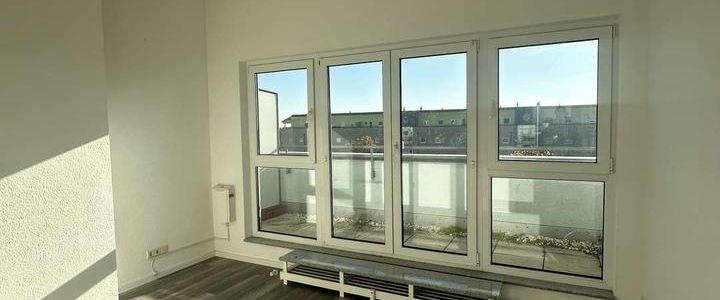 ++Große und Helle 3-Raumwohnung im Dachgeschoss++ - Foto 1