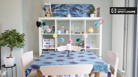 Room for rent in bright 2-bedroom home in Terenure, Dublin - Photo 3