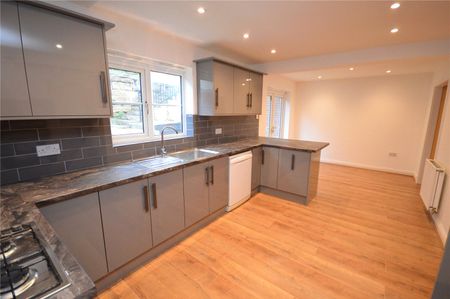 9, Crow Nest Drive, Beeston, Leeds, LS11 8JP - Photo 5