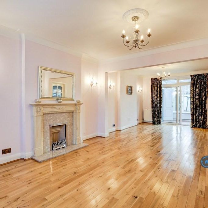 4 bedroom detached house to rent - Photo 1
