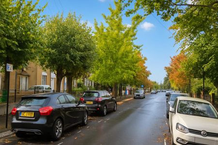 3 bedroom flat to rent - Photo 2