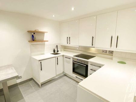 Trinity Road, London, SW17 - Photo 3