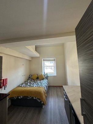 Studio to rent - Photo 1