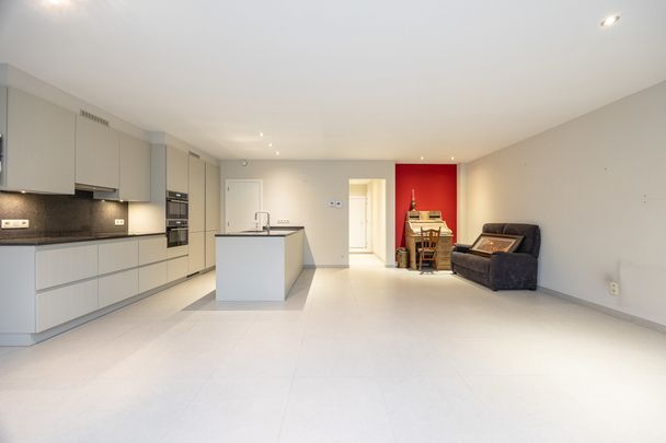 Gelijkvloers appartement met tuintje in centrum Sint-Antonius - Foto 1