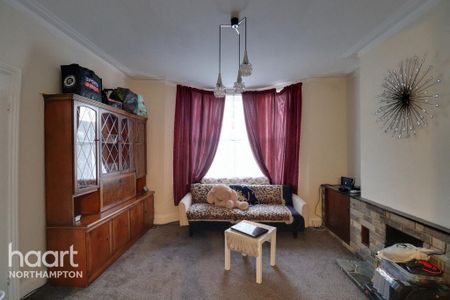 3 bedroom end of terrace house to rent - Photo 2