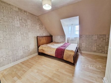 4 bedroom mid-terrace to rent Cedar Road, Eastleigh - Photo 3