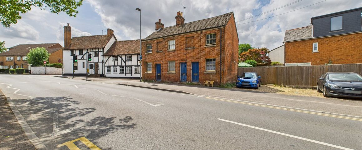 2 bedroom House in Wiltshire Road, Wokingham - Photo 1