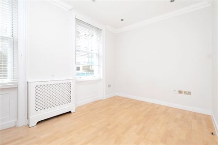 A modern first floor one bedroom apartment on Seymour Place, a vibrant, fashionable street with an array of boutiques, cafes and restaurants, just a few minutes' walk from Oxford Street, Marble Arch and Hyde Park. - Photo 3