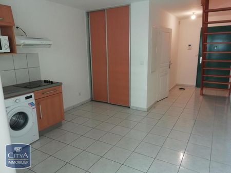 Location Appartement 2 pièces 33m² ST DENIS 97400 - Photo 2