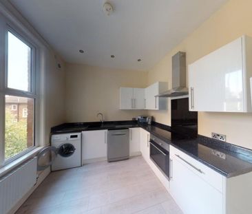 2 bedroom flat to rent - Photo 3