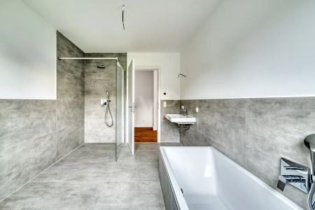 Erstbezug! Schöne Neubauwohnung mit großzügiger Terrasse - Photo 4