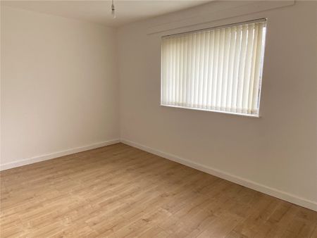 Bunkers Lane, Batley, WF17 - Photo 2