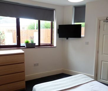 1 bedroom in a house share to rent - Photo 3